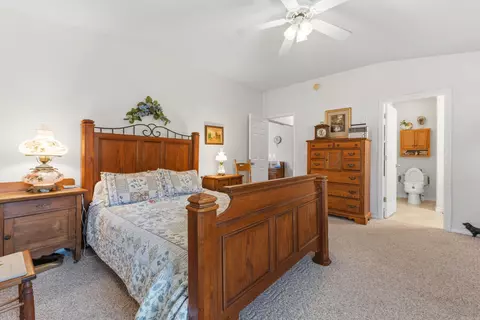 Bedroom - 38 Devonshire Cir, Lakeview, AR 72642 photo 5 of 5