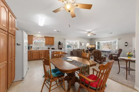 Dining - 38 Devonshire Cir, Lakeview, AR 72642 photo 3 of 3