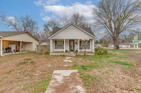 611 W Jackson St, Piggott, AR 72454