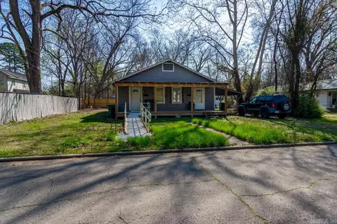 Exterior - 240 Ash St, Conway, AR 72034 photo 5 of 6