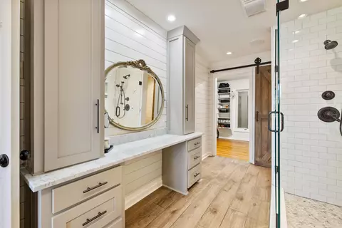 Bath - 9721 Congo Rd, Benton, AR 72019 photo 4 of 8