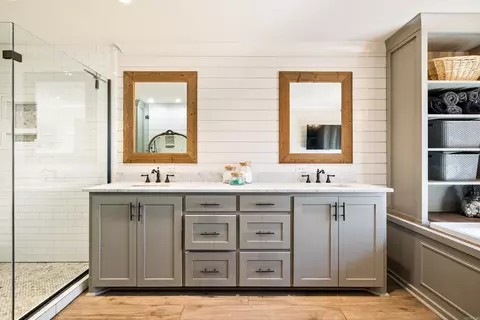 Bath - 9721 Congo Rd, Benton, AR 72019 photo 3 of 8