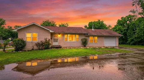 322 N 9th St, Thayer, MO 65791