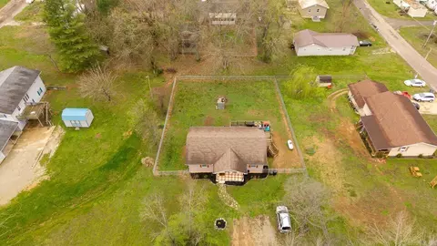 View/Area - 303 Washington St, Mountain View, MO 65548 photo 6 of 7