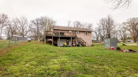 Exterior - 303 Washington St, Mountain View, MO 65548 photo 6 of 7