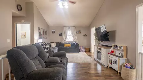 Other - 303 Washington St, Mountain View, MO 65548 photo 2 of 22