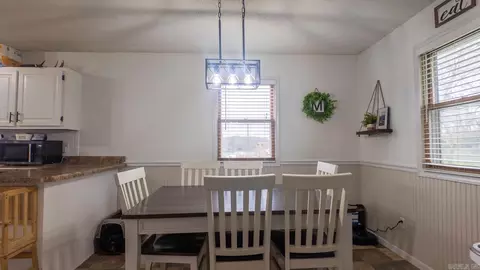 Dining - 303 Washington St, Mountain View, MO 65548 photo 2 of 2