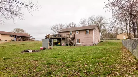 Exterior - 303 Washington St, Mountain View, MO 65548 photo 5 of 7