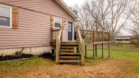 Exterior - 303 Washington St, Mountain View, MO 65548 photo 3 of 7