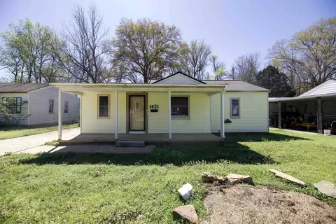 1421 Scotia St, Camden, AR 71701