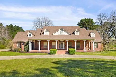 33 Plantation Acres Dr, Little Rock, AR 72210