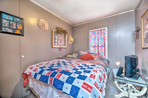 Bedroom - 1734 Crosstrails Rd, De Queen, AR 71832 photo 4 of 4