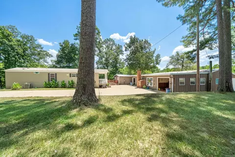 Exterior - 1734 Crosstrails Rd, De Queen, AR 71832 photo 10 of 12