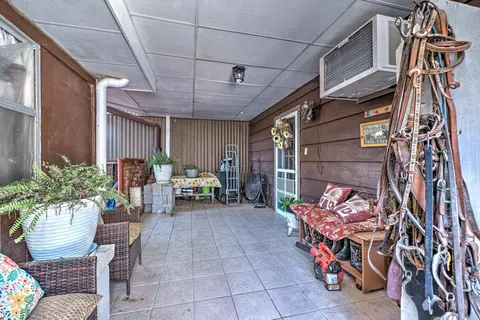 Exterior - 1734 Crosstrails Rd, De Queen, AR 71832 photo 4 of 12