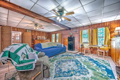Living - 1734 Crosstrails Rd, De Queen, AR 71832 photo 1 of 3