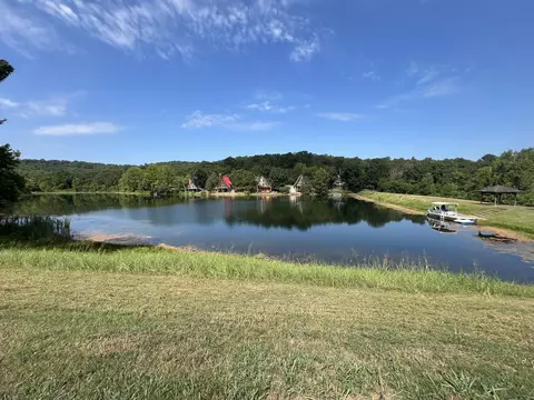 28 Kiwanie Cir, Hardy, AR 72542
