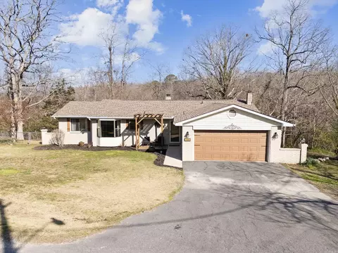 152 Blou Clower Pt, Bull Shoals, AR 72619