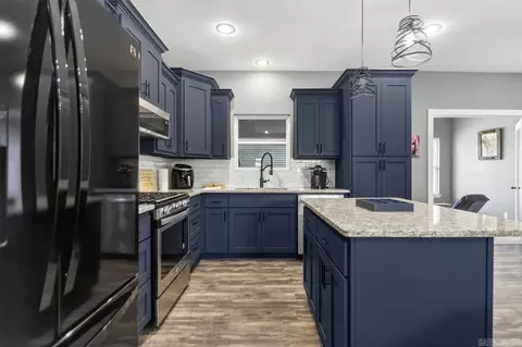 Kitchen - 1812 E Lakeview, Benton, AR 72015 photo 1 of 2