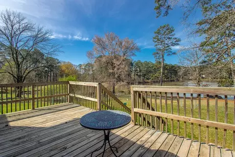 Exterior - 1812 E Lakeview, Benton, AR 72015 photo 6 of 12