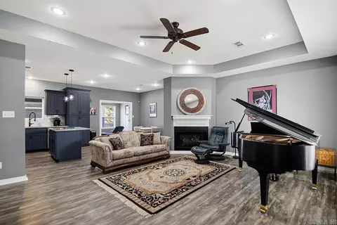 Living - 1812 E Lakeview, Benton, AR 72015 photo 1 of 1
