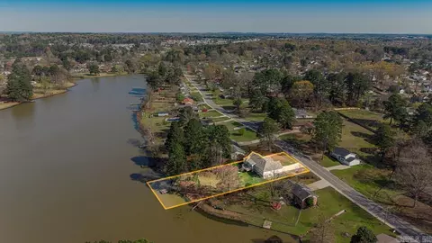 View/Area - 1812 E Lakeview, Benton, AR 72015 photo 1 of 10