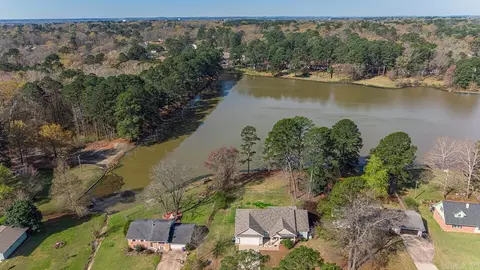 View/Area - 1812 E Lakeview, Benton, AR 72015 photo 2 of 10
