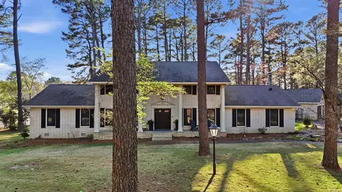 105 Longleaf Dr, Searcy, AR 72143