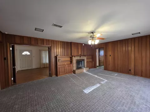 Living - 4501 S Cherry St, Pine Bluff, AR 71603 photo 2 of 2