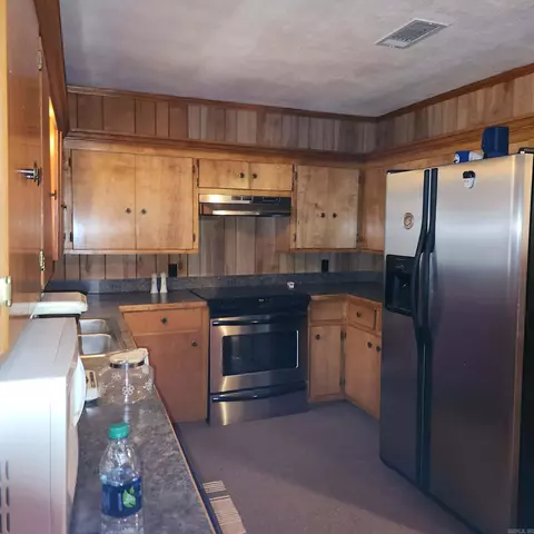 Kitchen - 149 Pine Ridge Bismarck, Bismarck, AR 71929 photo 2 of 5