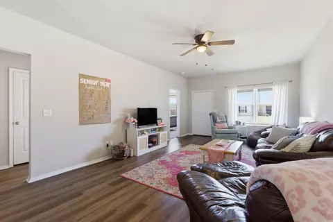 Living - 28 Candlelight Dr, Conway, AR 72032 photo 5 of 5