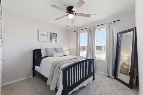 Bedroom - 28 Candlelight Dr, Conway, AR 72032 photo 3 of 6