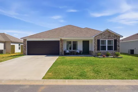 Exterior - 28 Candlelight Dr, Conway, AR 72032 photo 2 of 6