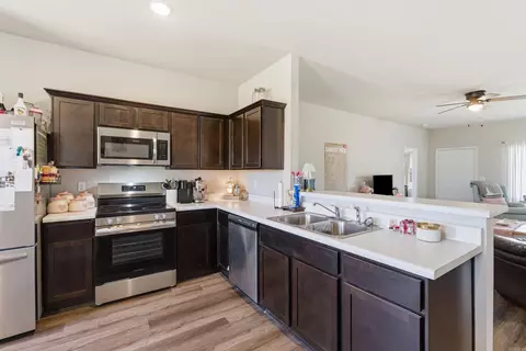Kitchen - 28 Candlelight Dr, Conway, AR 72032 photo 2 of 3