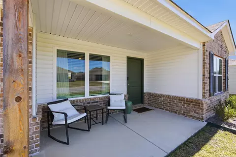 Exterior - 28 Candlelight Dr, Conway, AR 72032 photo 3 of 6