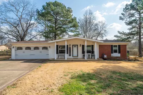 830 Bellaire Dr, Hot Springs National Park, AR 71901