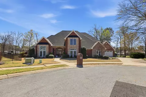 5006 Colonial Ct, Benton, AR 72019