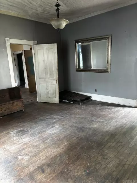 Living - 315 W 15th Ave, Pine Bluff, AR 71601 photo 1 of 1