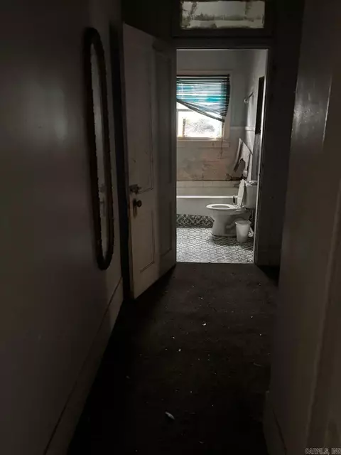 Entry Way - 315 W 15th Ave, Pine Bluff, AR 71601 photo 2 of 3