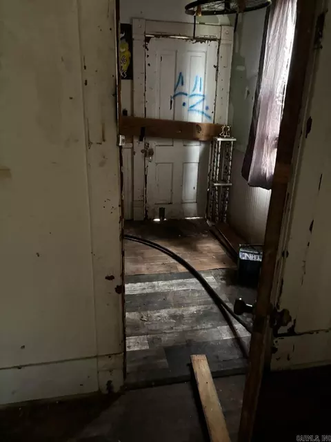 Entry Way - 315 W 15th Ave, Pine Bluff, AR 71601 photo 1 of 3