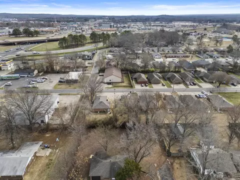 View/Area - 723-727 731 Third Ave, Conway, AR 72032 photo 5 of 7