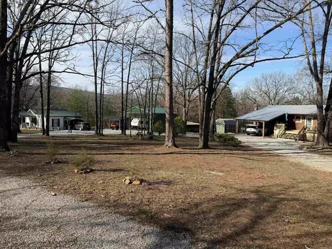 517 E 517 B E Webb St, Mountain View, AR 72560