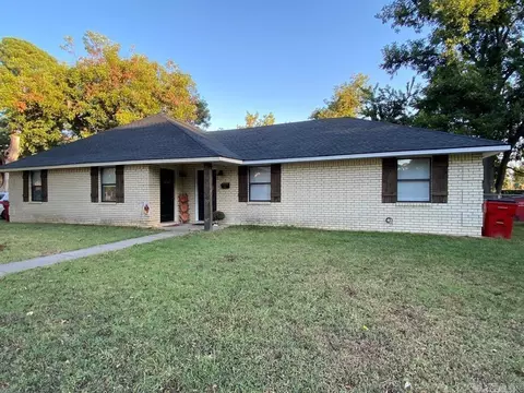 307-309 Market St, Dardanelle, AR 72834