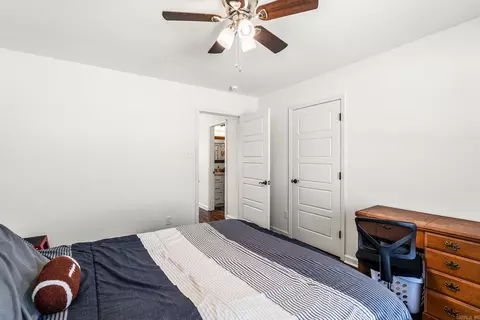 Bedroom - 1709 Vine Maple Dr, Benton, AR 72019 photo 4 of 6