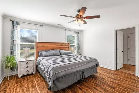 Bedroom - 1709 Vine Maple Dr, Benton, AR 72019 photo 1 of 6