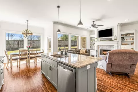 Kitchen - 1709 Vine Maple Dr, Benton, AR 72019 photo 3 of 5