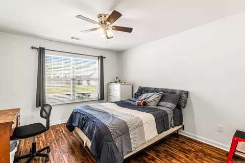 Bedroom - 1709 Vine Maple Dr, Benton, AR 72019 photo 3 of 6