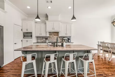 Kitchen - 1709 Vine Maple Dr, Benton, AR 72019 photo 2 of 5