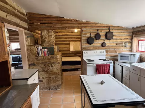 Kitchen - 2085 Quicksilver Rd, Leslie, AR 72645 photo 1 of 4