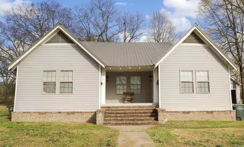 512 N Slemons St, Monticello, AR 71655