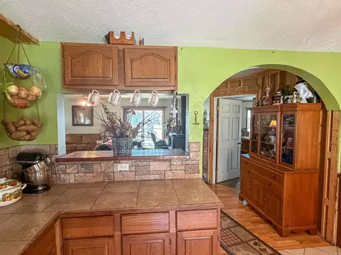 Kitchen - 211 Featherhill Ter, Norfork, AR 72658 photo 4 of 6